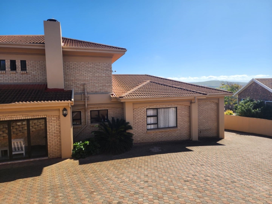 6 Bedroom Property for Sale in Hartenbos Heuwels Western Cape